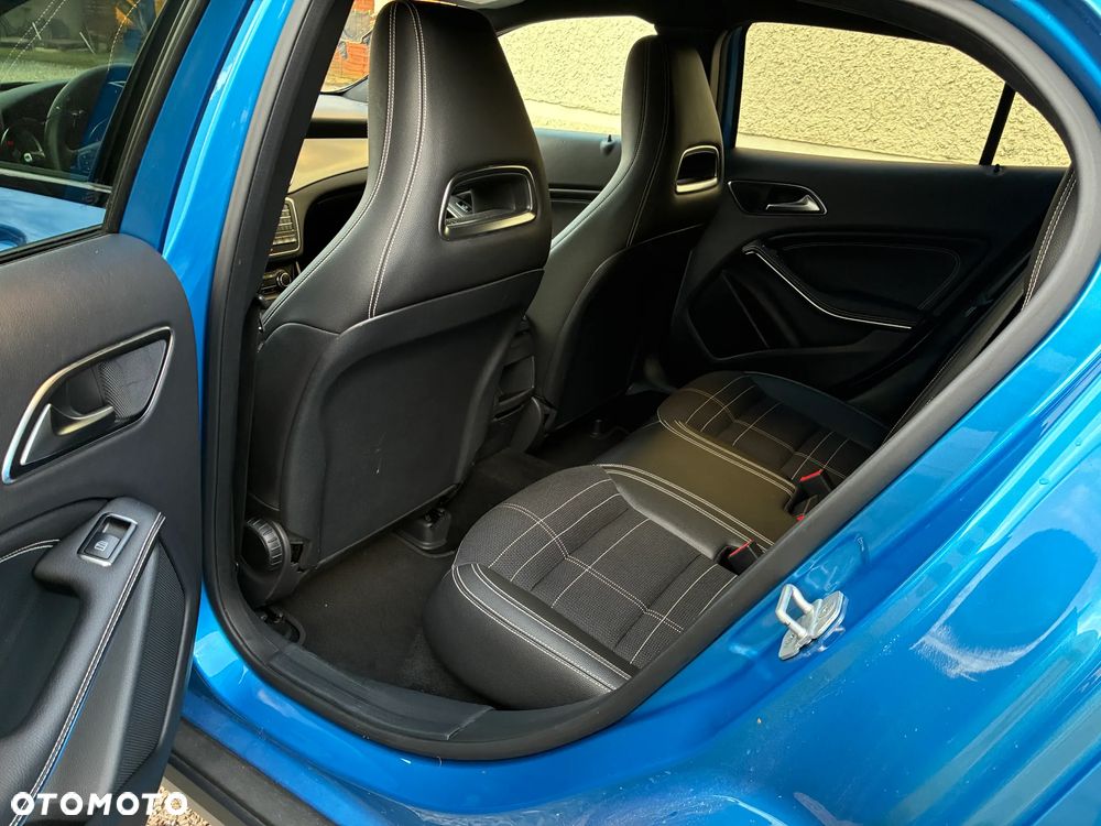 Mercedes-Benz GLA 200 (CDI) d 4Matic 7G-DCT Urban - 28