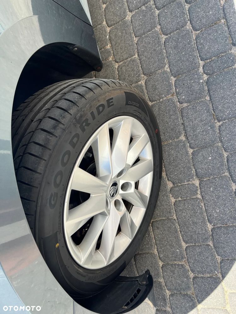 Skoda Superb 2.0 TDI Ambition DSG7 - 32