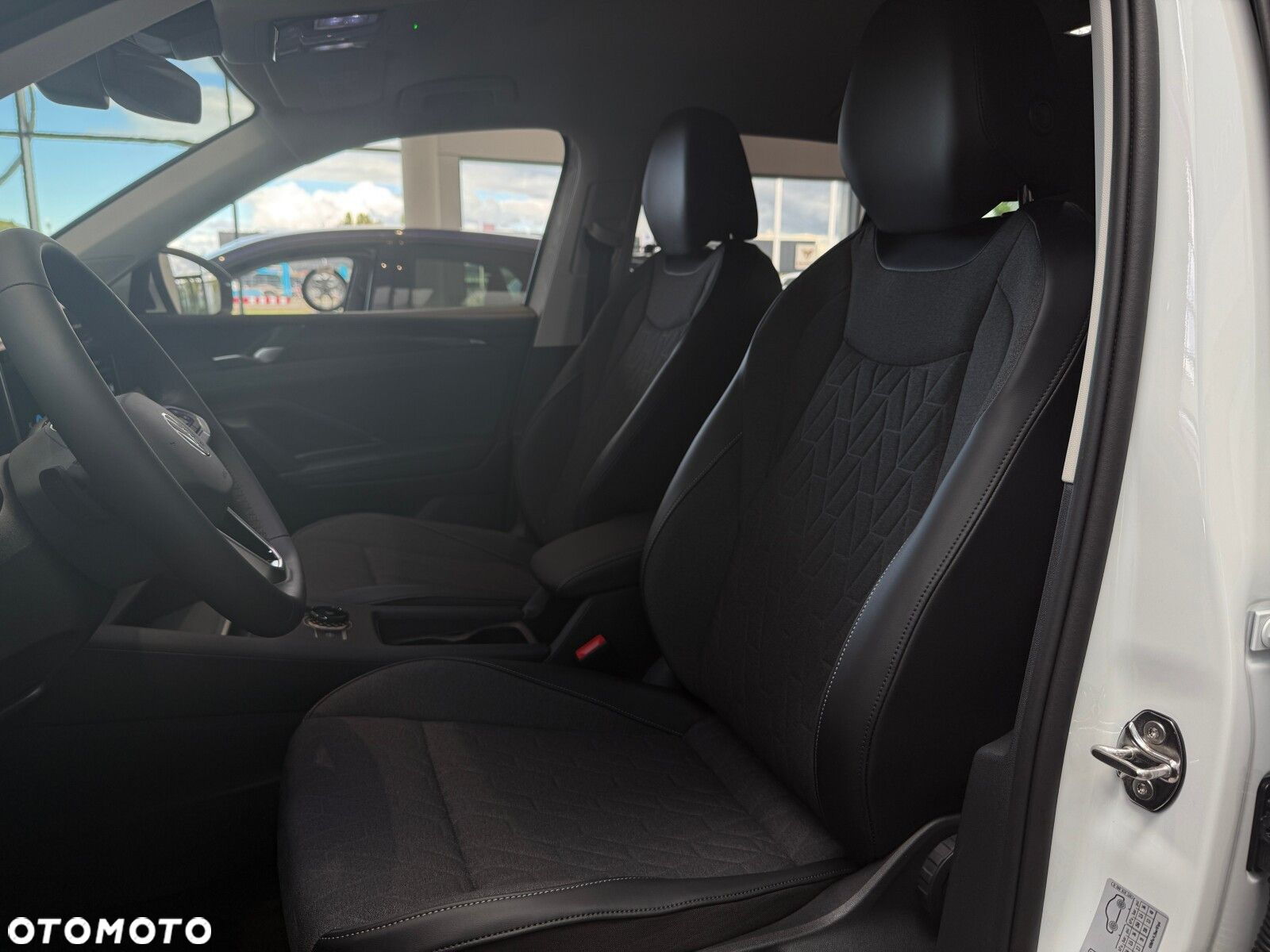 Volkswagen Tiguan - 14