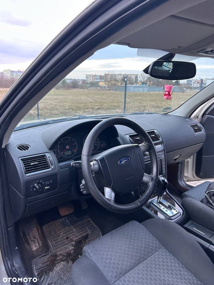 Ford Mondeo 2.0 TDCI Ghia - 8