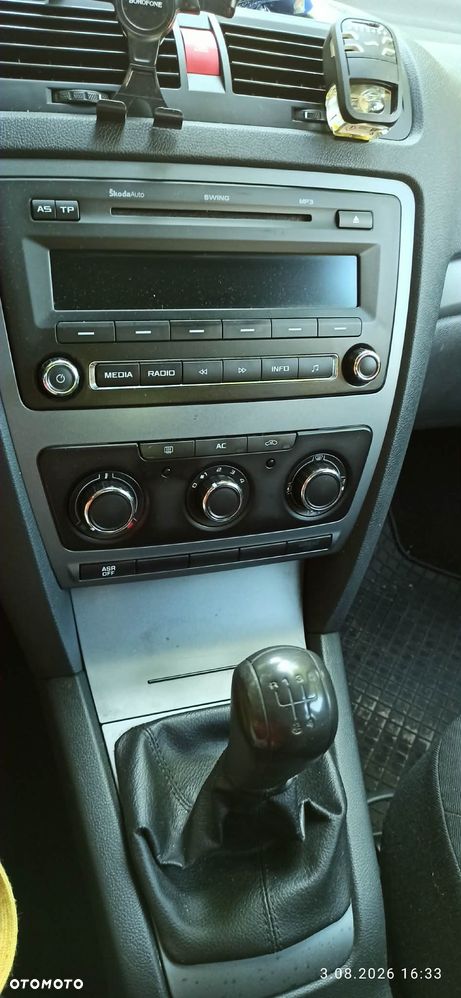 Skoda Octavia 1.6 Tour - 6