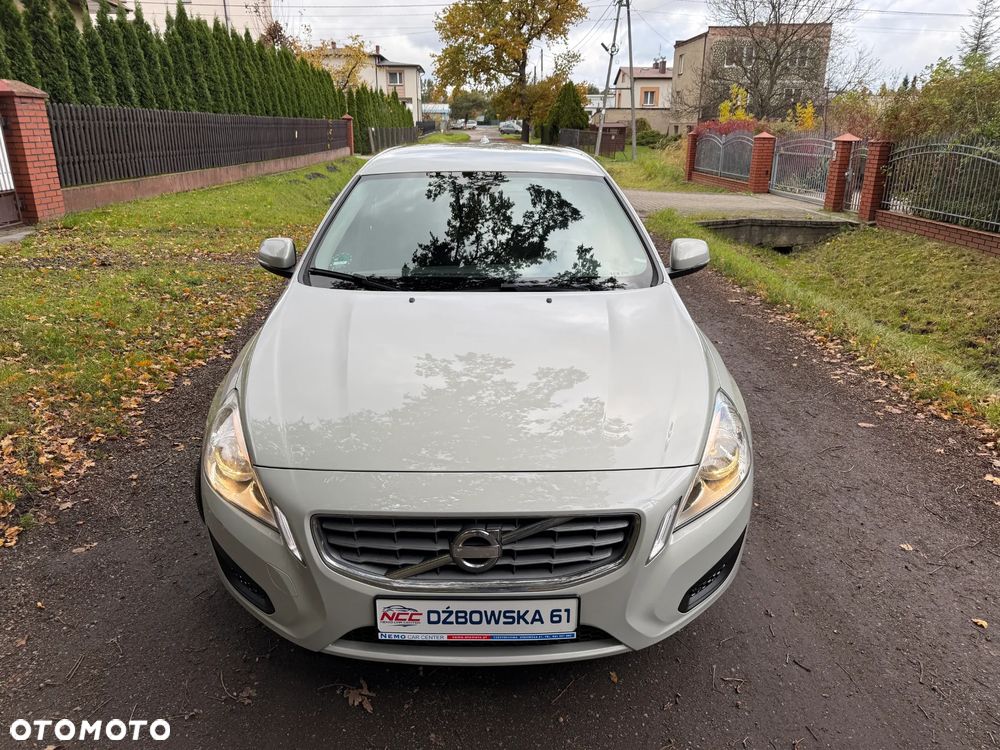 Volvo V60 D3 Momentum - 6