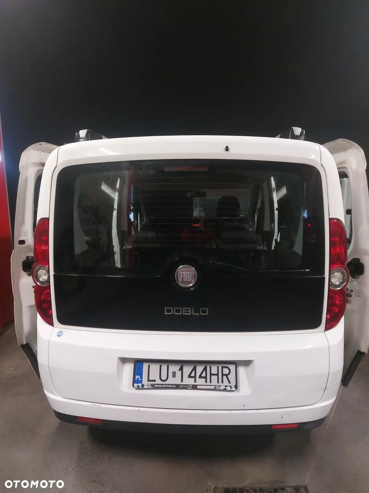 Fiat Doblo 2.0 16V Multijet Emotion - 24