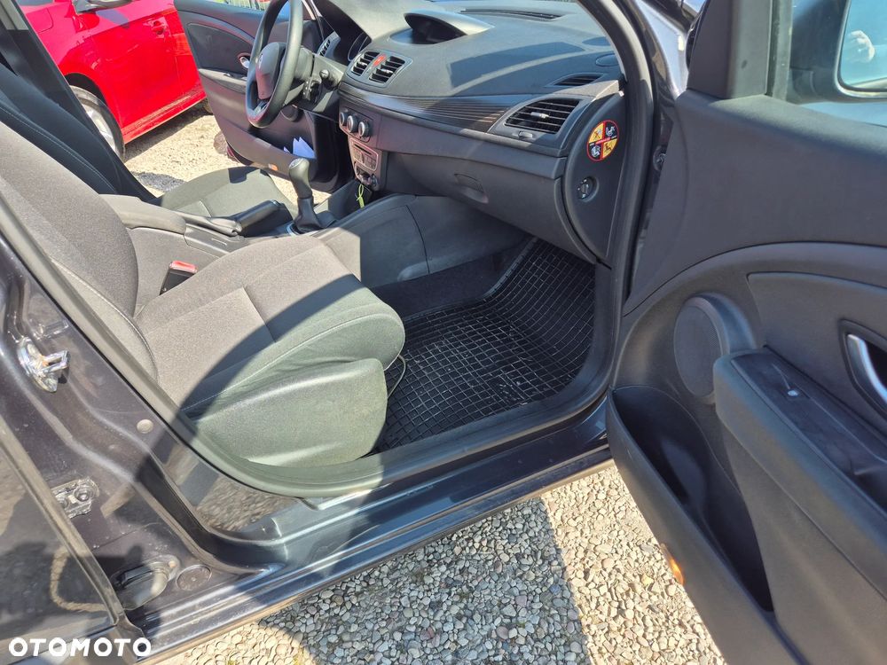 Renault Megane 1.6 16V 100 Authentique - 21