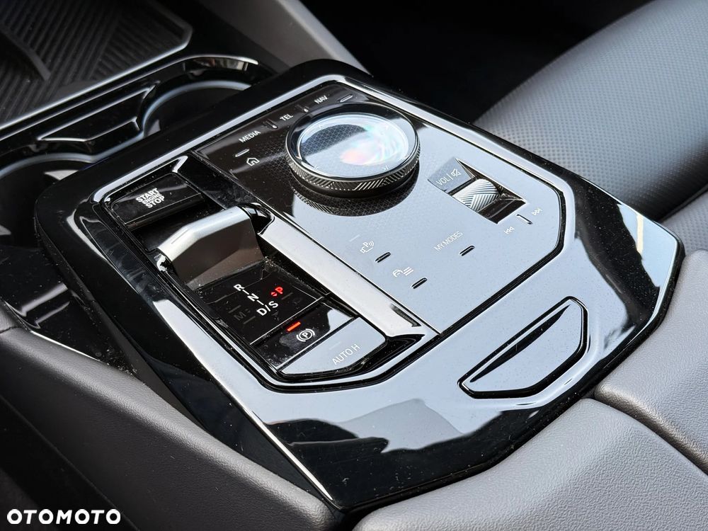 BMW Seria 5 520d - 25