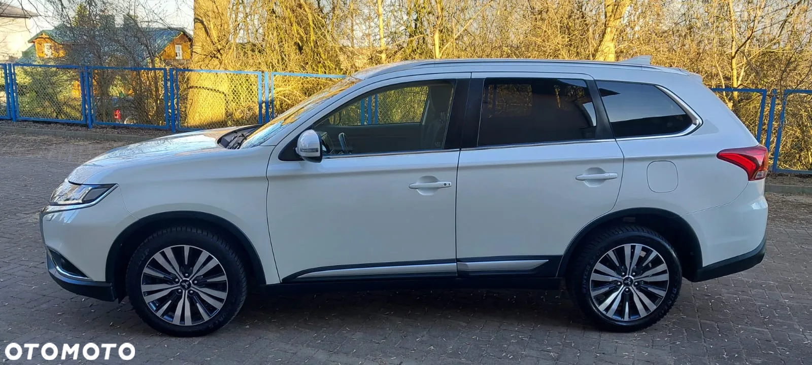 Mitsubishi Outlander 2.0 Instyle Navi 4WD CVT - 14