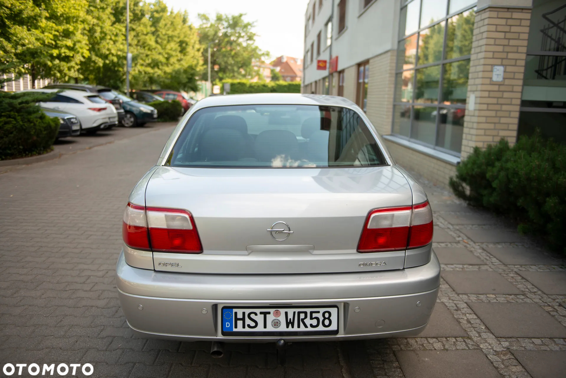 Opel Omega 2.2 Elegance - 11