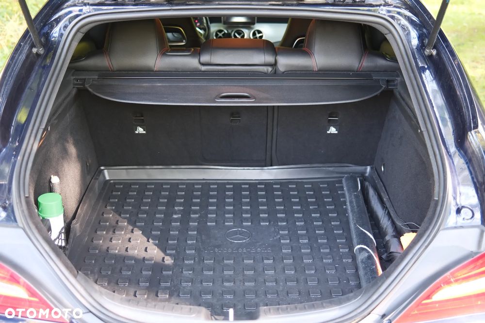 Mercedes-Benz CLA 200 d 4-Matic - 11