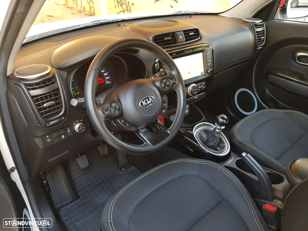 Kia Soul 1.6 CRDi TX - 12