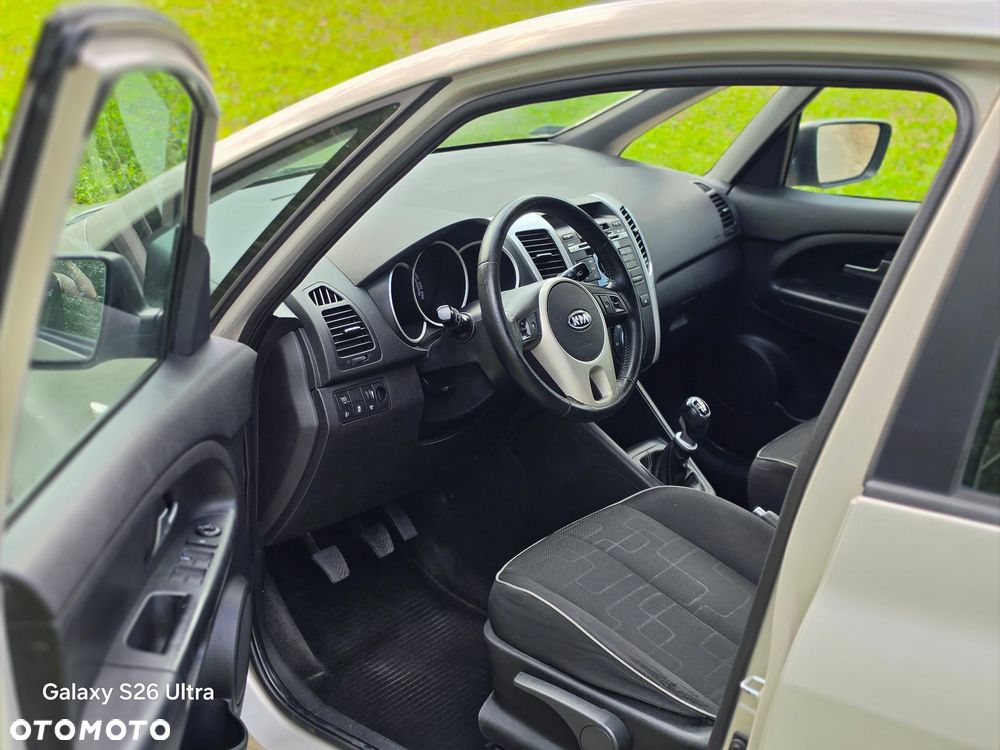 Kia Venga 1.4 L - 8