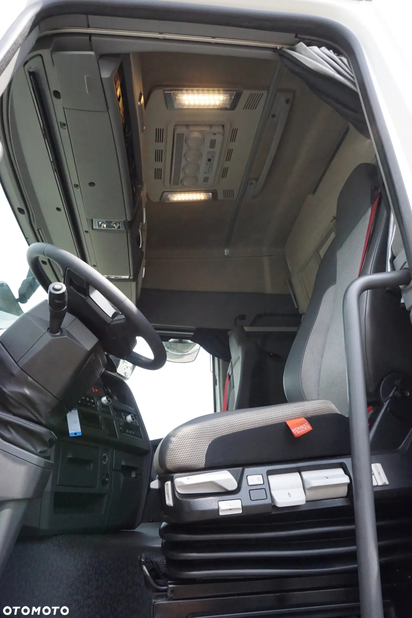 Renault T 460 / EURO 6 / AUTOMAT / NISKI PRZEBIEG / SPROWADZONA / 100 % ORYGINAŁ - 16