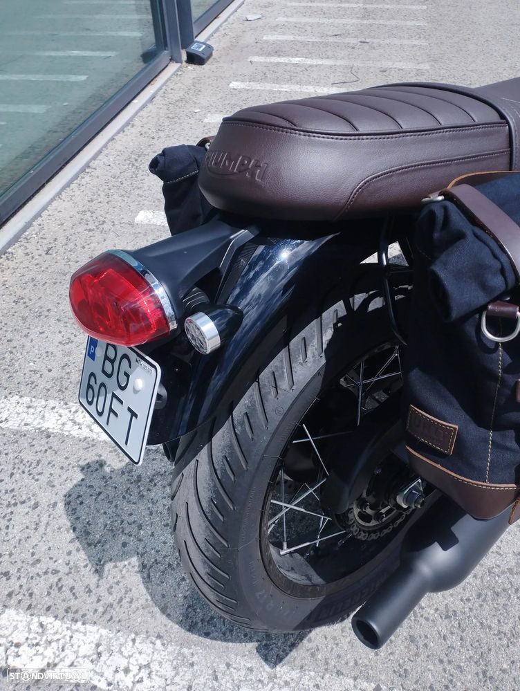 Triumph Bonneville T120 Black - 9