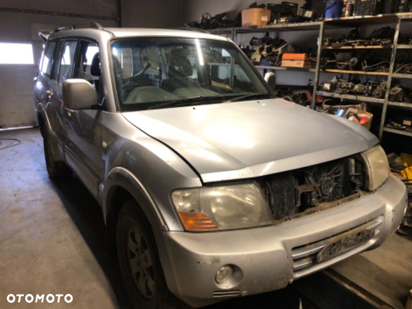 Mitsubishi pajero III 3.2did na części