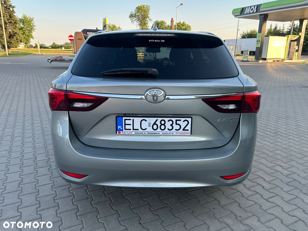 Toyota Avensis Touring Sports 1.8 Comfort - 6