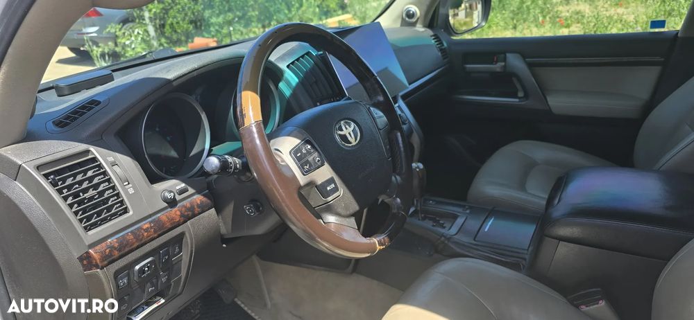 Toyota Land Cruiser V8 4.5 Aut Luxury - 12