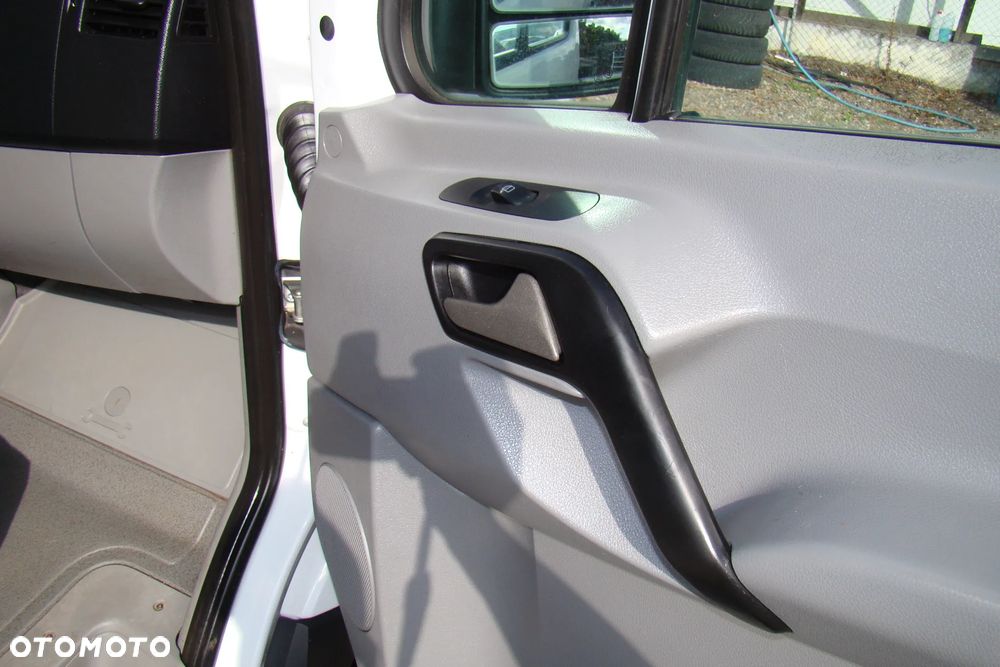 Mercedes-Benz Sprinter - 12