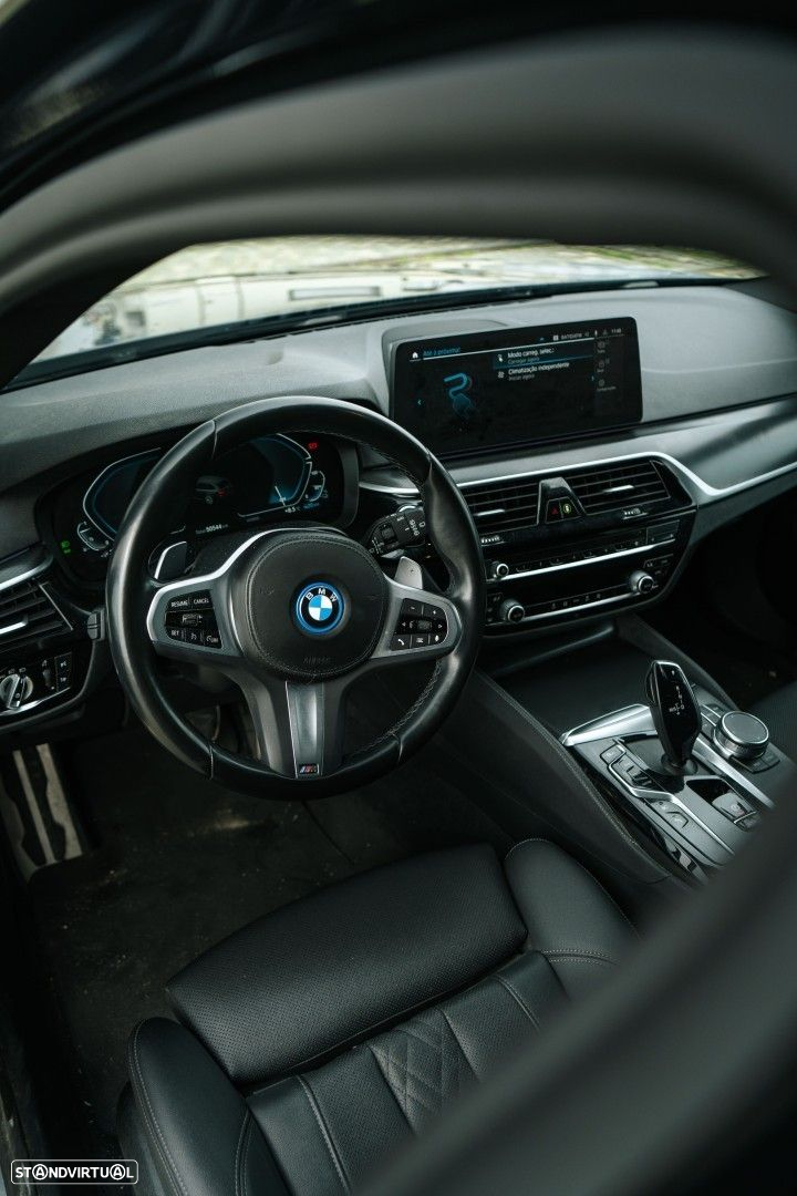 BMW 530 e Pack Desportivo M - 13