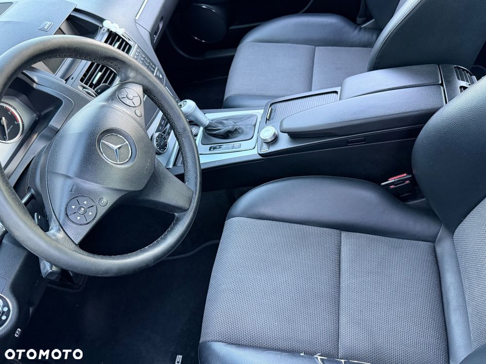 Mercedes-Benz Klasa C 320 CDI DPF 7G-TRONIC Avantgarde - 14