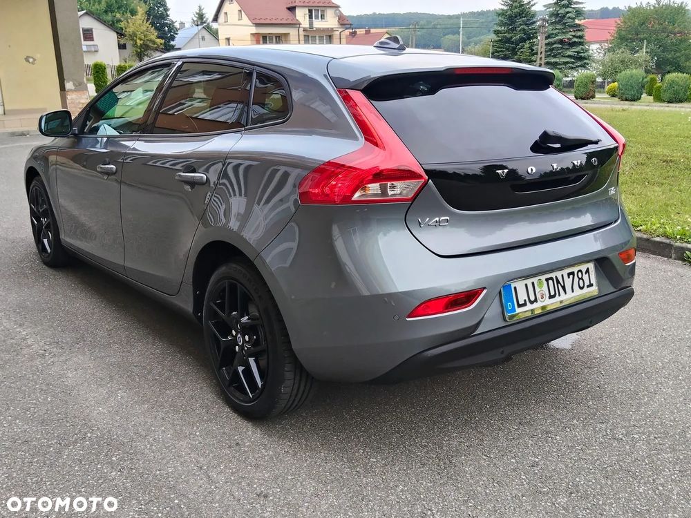 Volvo V40 T2 Momentum - 2