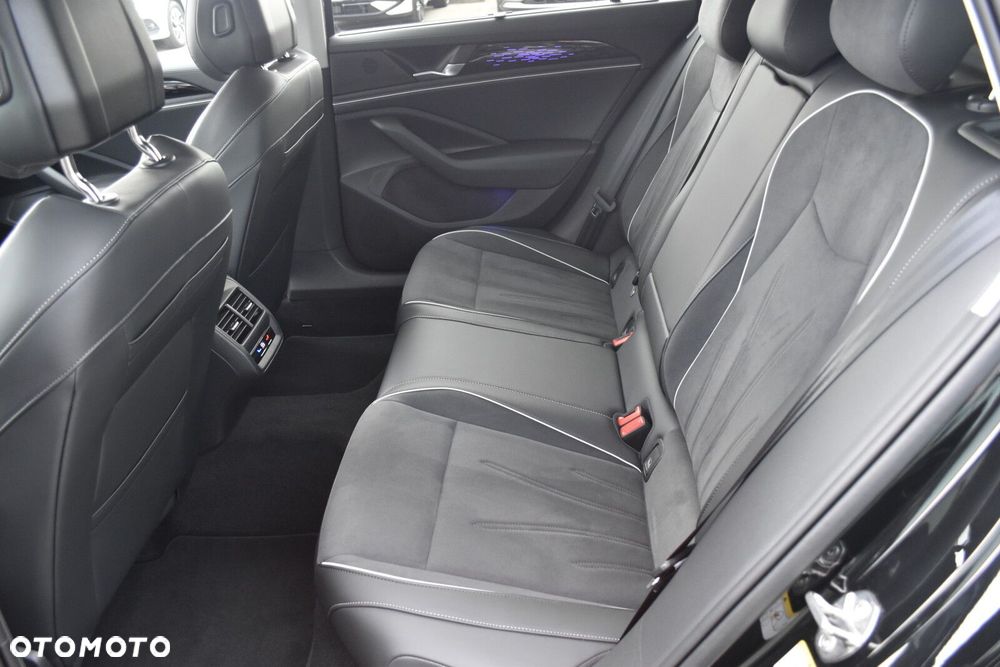 Volkswagen Passat Variant 2.0 TDI SCR Elegance DSG - 31