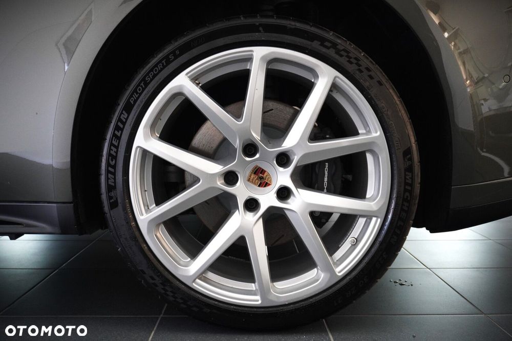 Porsche Panamera - 12