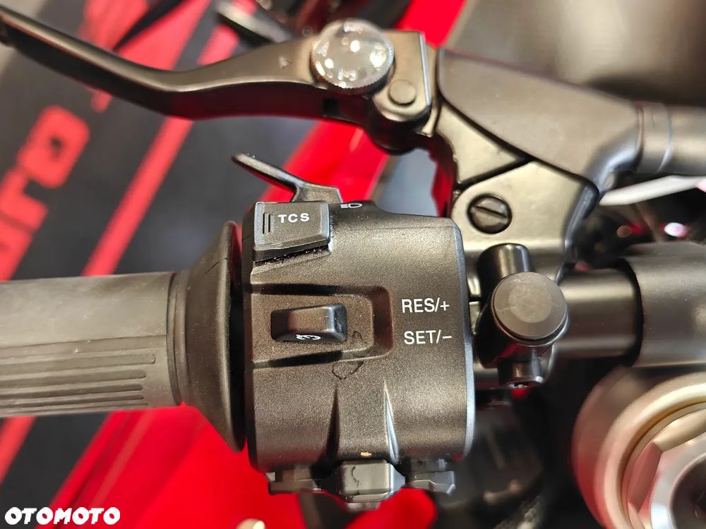 QJMOTOR SRK 800RR - 29