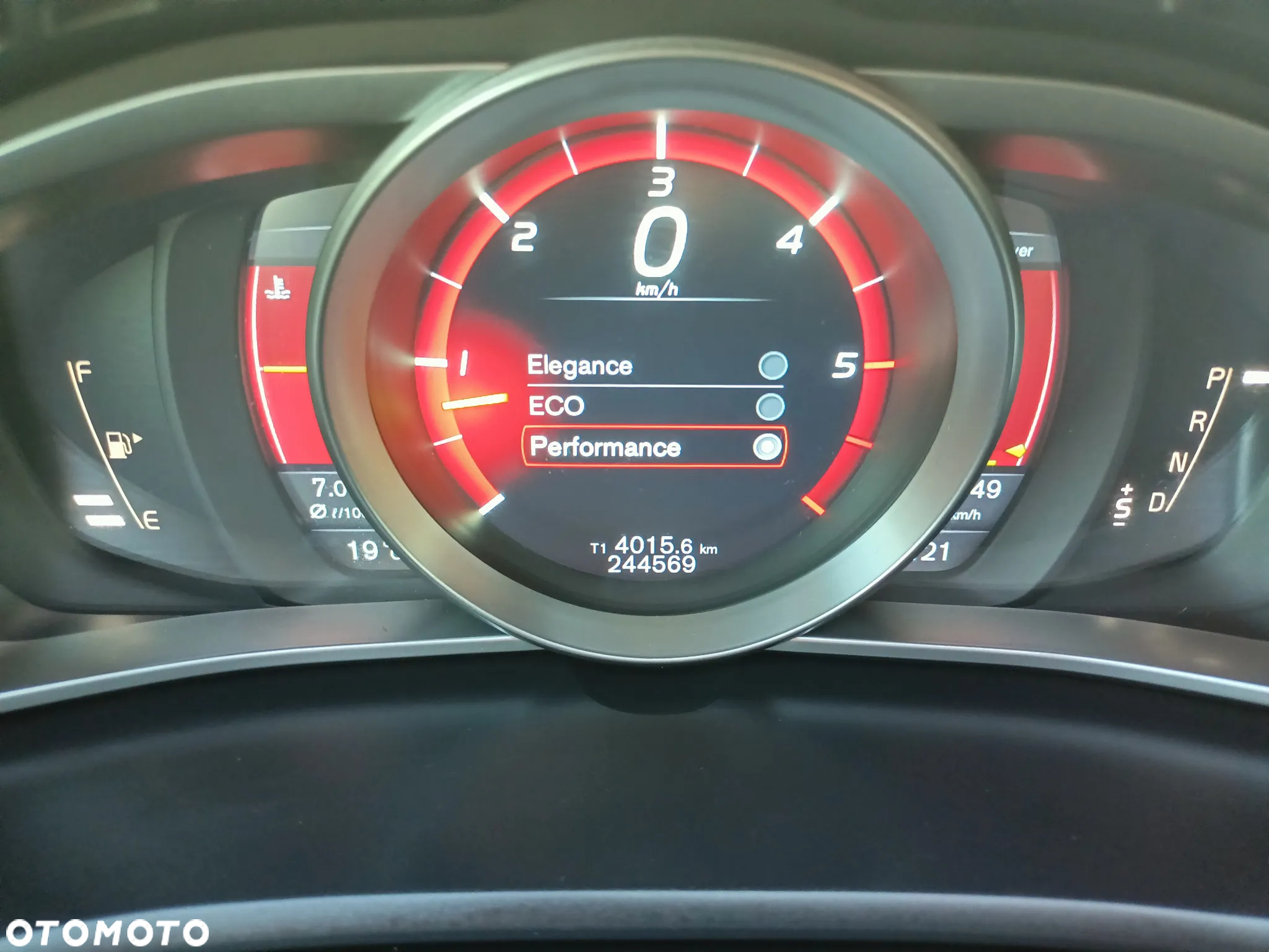 Volvo V40 D4 Geartronic Summum - 12