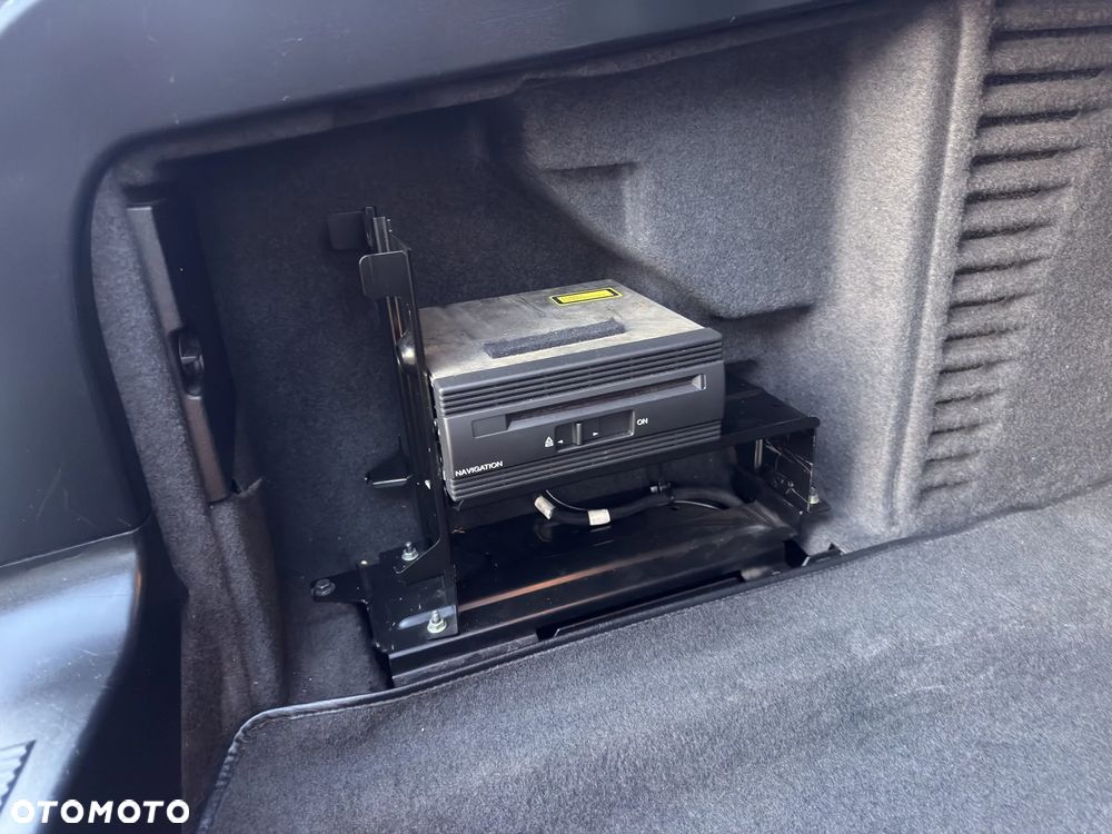 Audi A8 2.8 Quattro - 10
