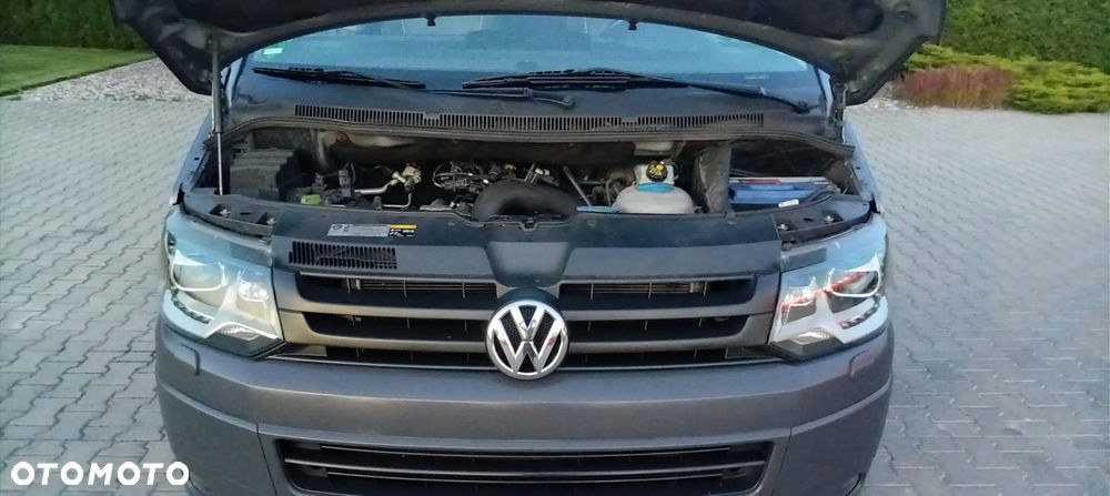 Volkswagen Multivan 2012 photo 5