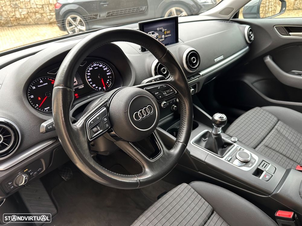 Audi A3 1.6 TDI Sport - 10