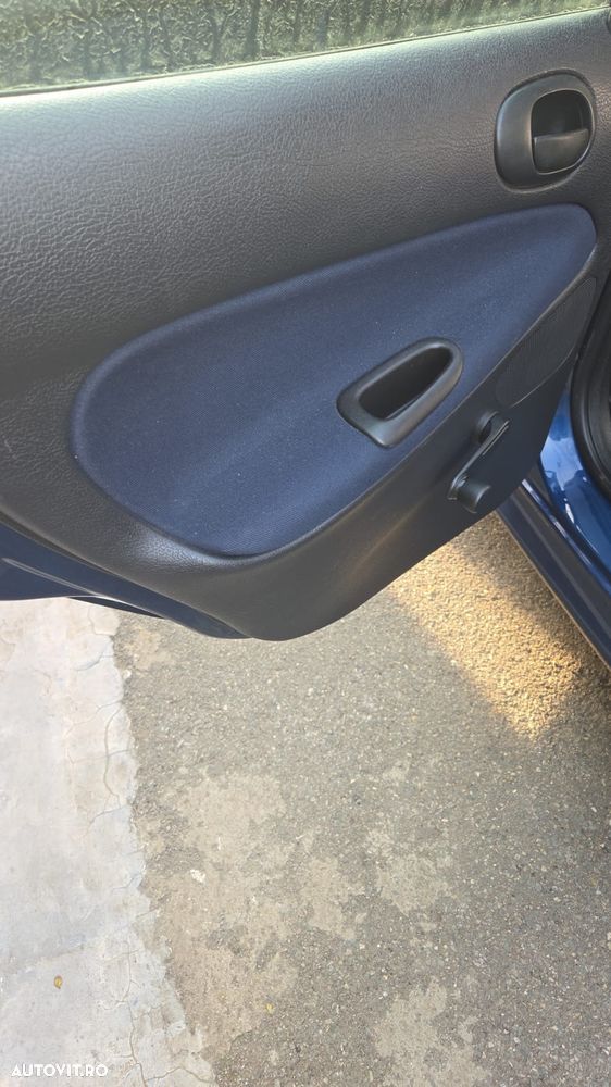 Peugeot 206 1.4E Sedan - 4