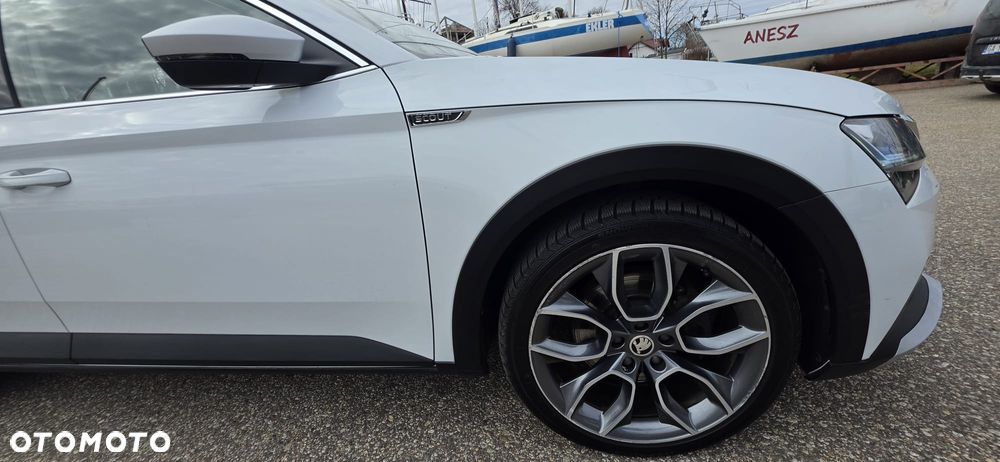 Skoda Superb 2.0 TDI SCR 4x4 Scout DSG - 25