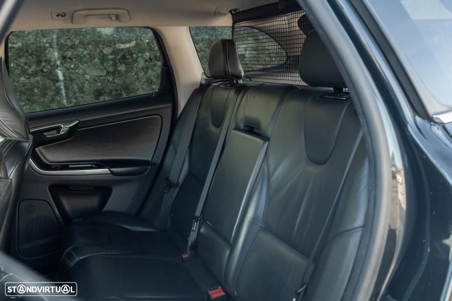 Volvo XC 60 2.0 D3 Drive R-Design 85 Anos Start/Stop - 31