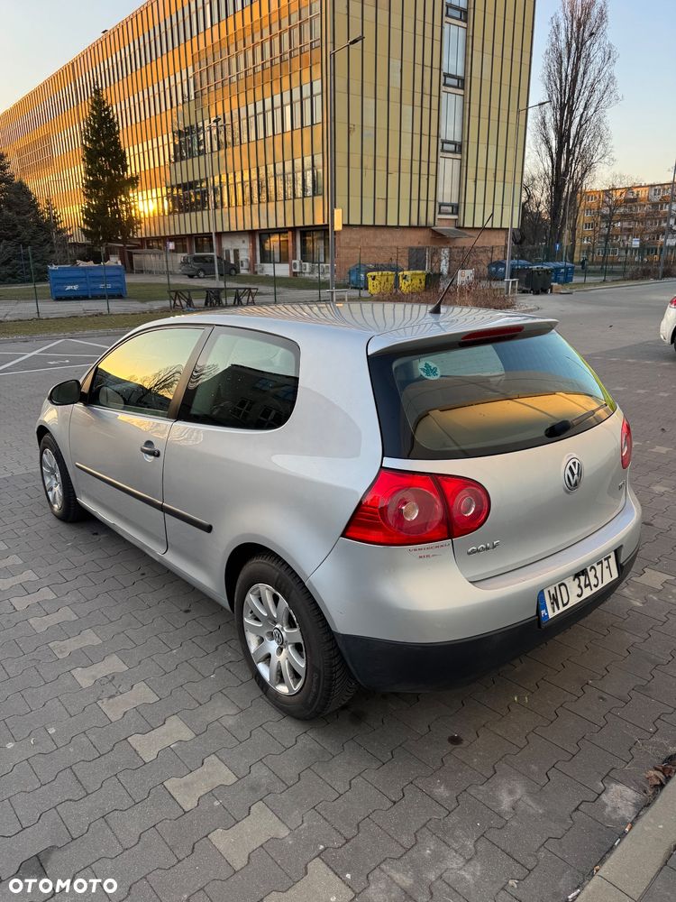 Volkswagen Golf 1.9 TDI Comfortline DSG - 5