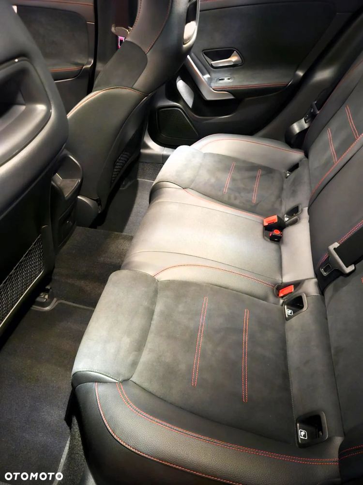 Mercedes-Benz CLA 250 AMG Line 7G-DCT - 12