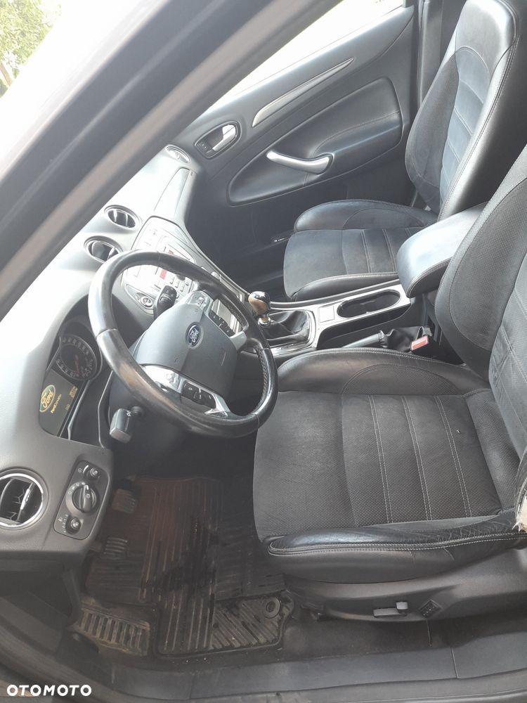 Ford Mondeo - 8