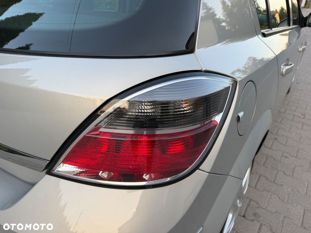 Opel Astra 1.6 Exklusiv - 10