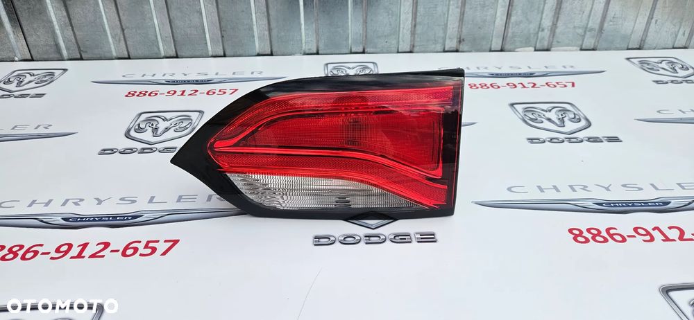 Chrysler Pacifica 2016- Lampa tył prawy Lampa tylna prawa  Żarówki ZWYKŁA P68228952AD 68228952AD