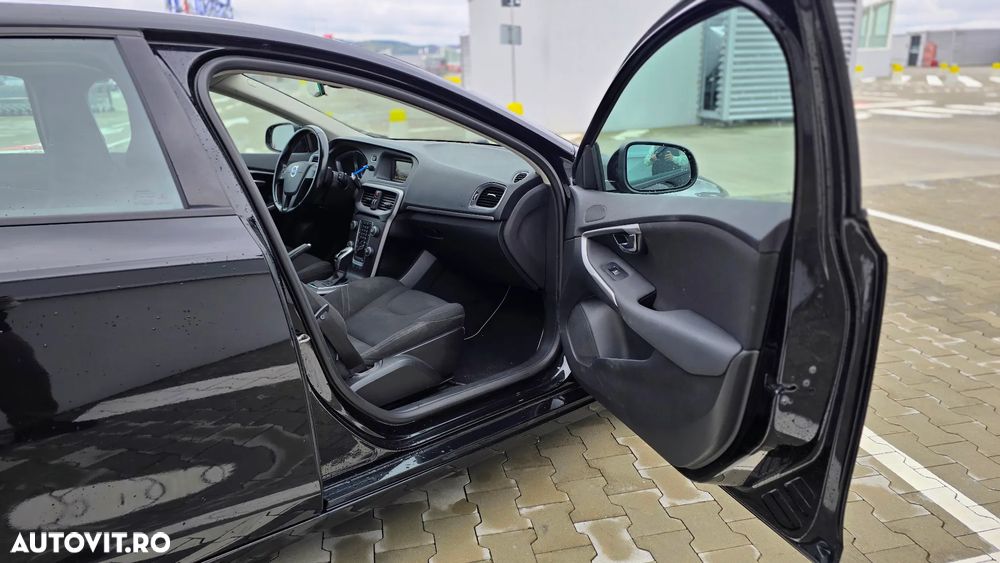 Volvo V40 D2 Powershift Kinetic - 9