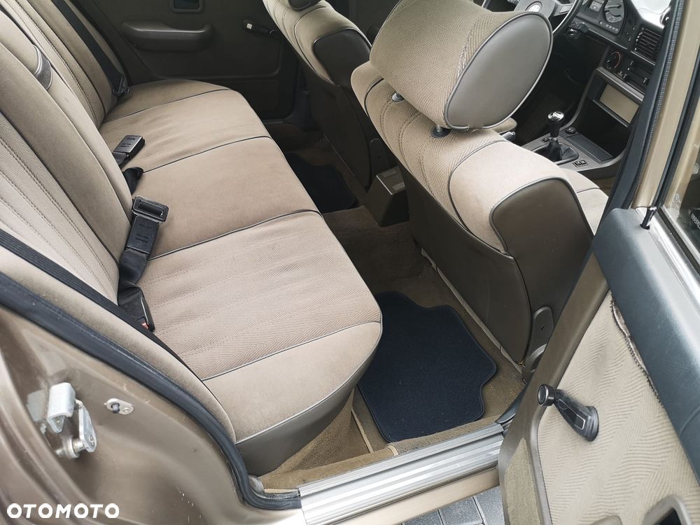 BMW Seria 5 - 29