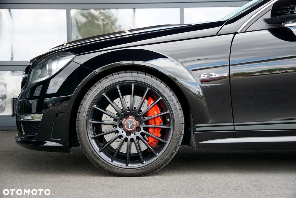 Mercedes-Benz Klasa C 63 AMG - 11