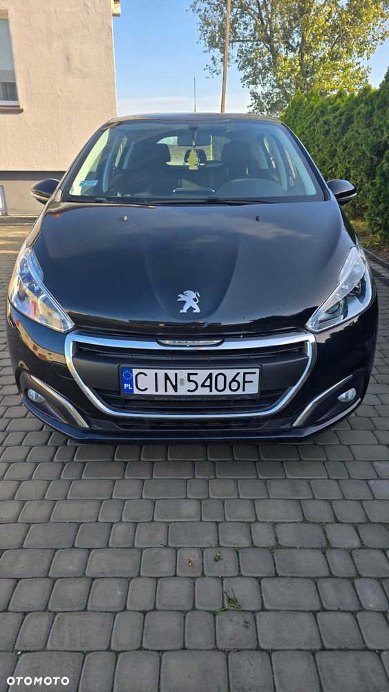 Peugeot 208 - 1