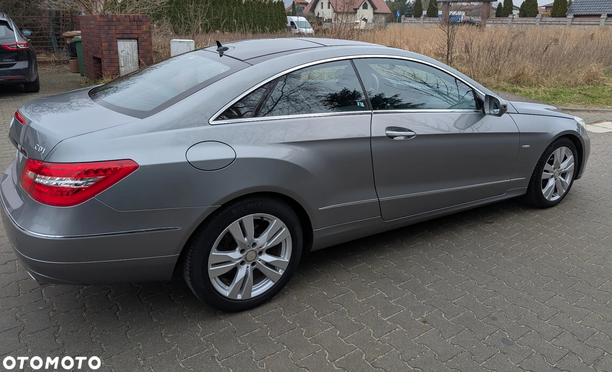 Mercedes-Benz Klasa E 350 CDI DPF Coupe BlueEFFICIENCY 7G-TRONIC Elegance - 7