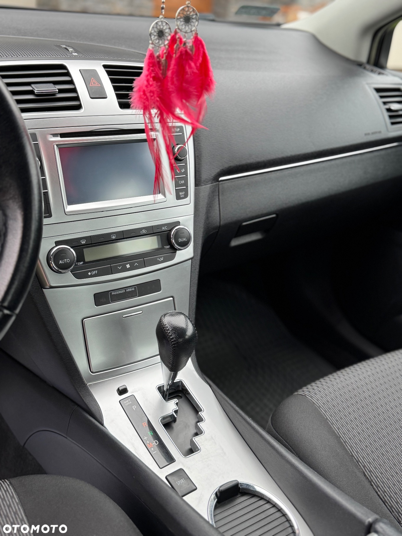 Toyota Avensis - 2