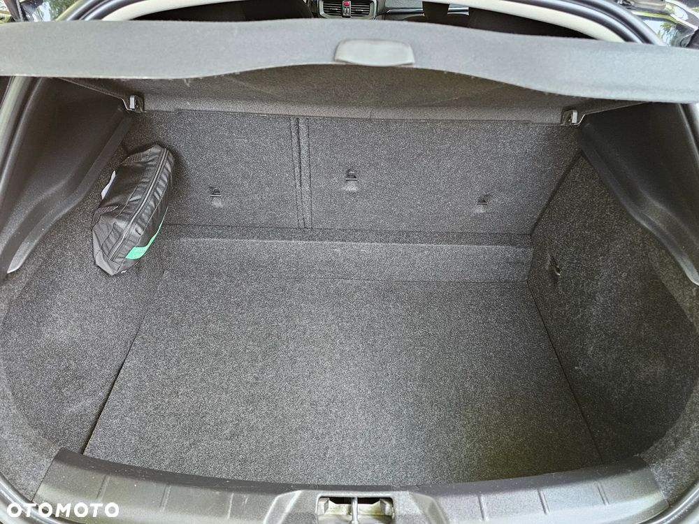 Volvo V40 T2 Linje You - 26
