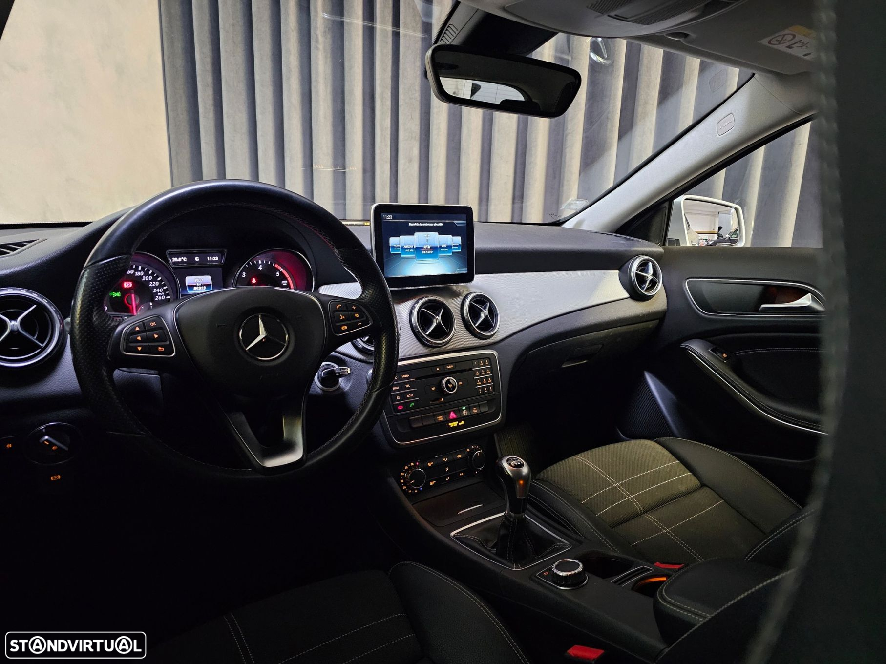 Mercedes-Benz GLA 180 CDi Urban - 11