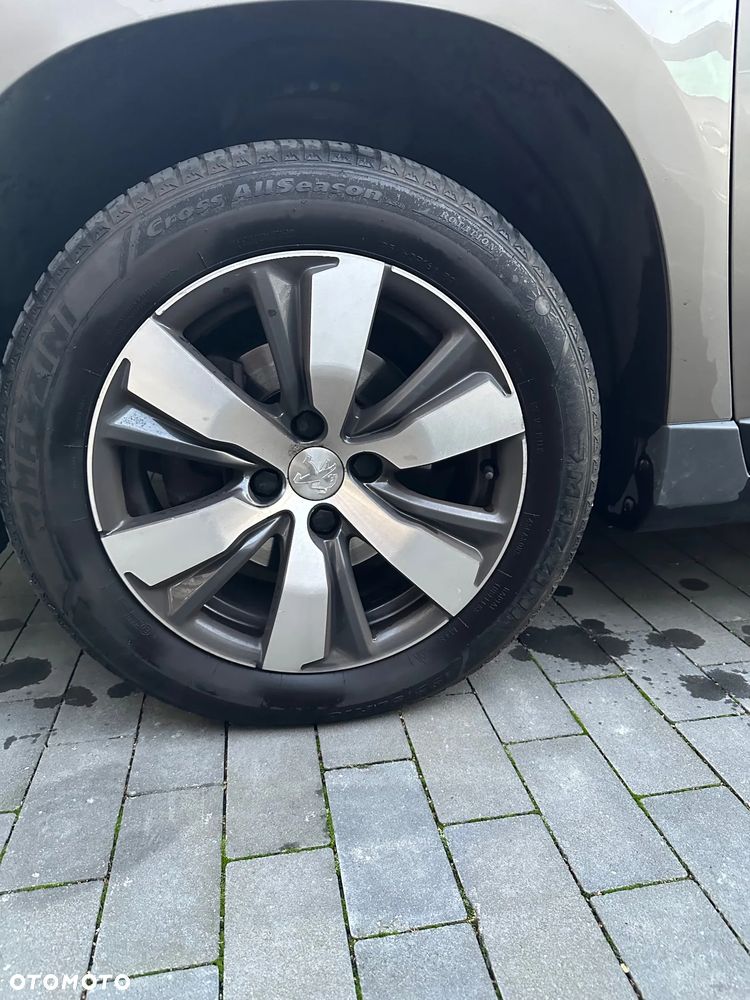 Peugeot 2008 1.2 Pure Tech Active S&S EAT6 - 20