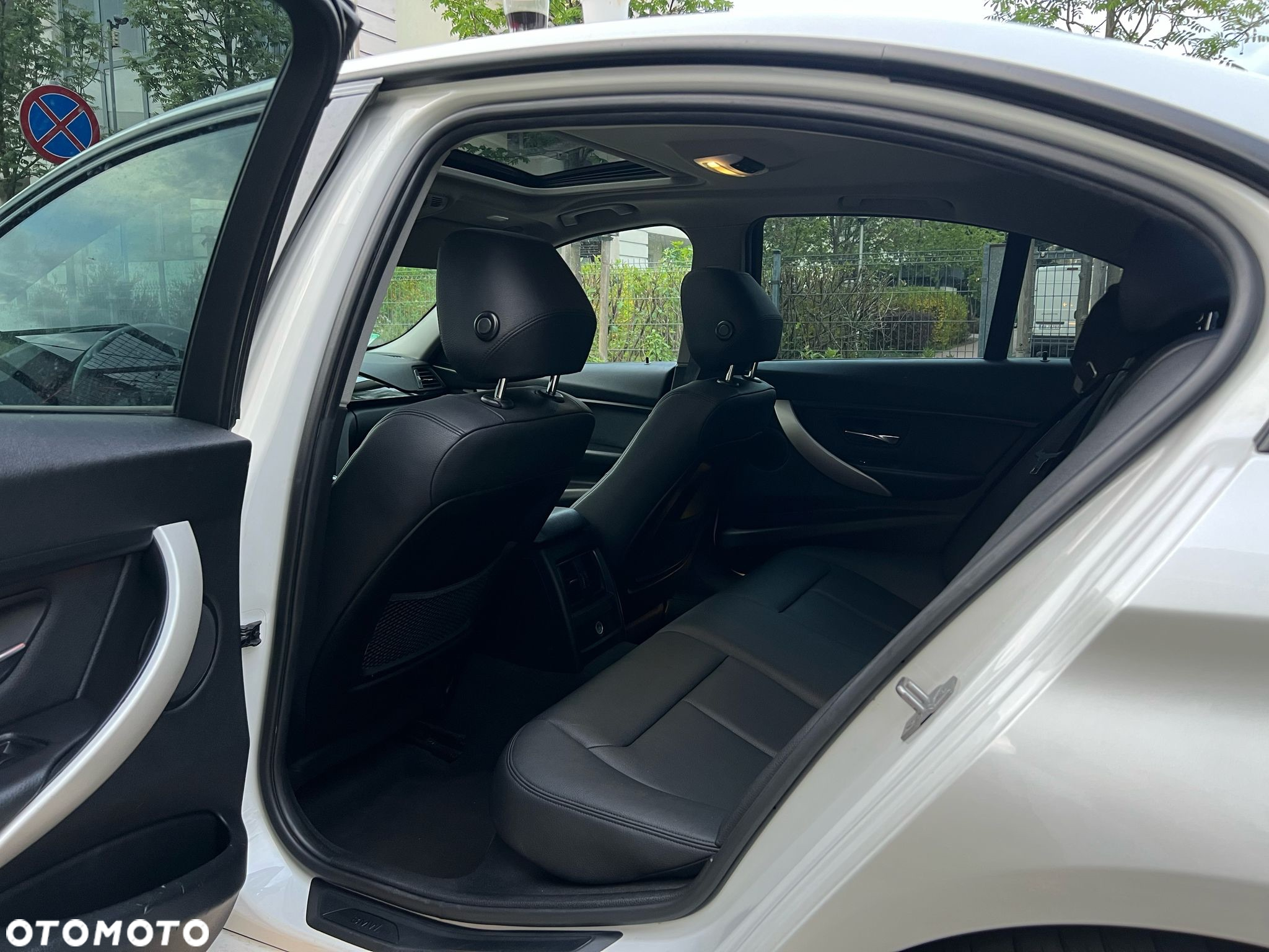 BMW Seria 3 320i - 16