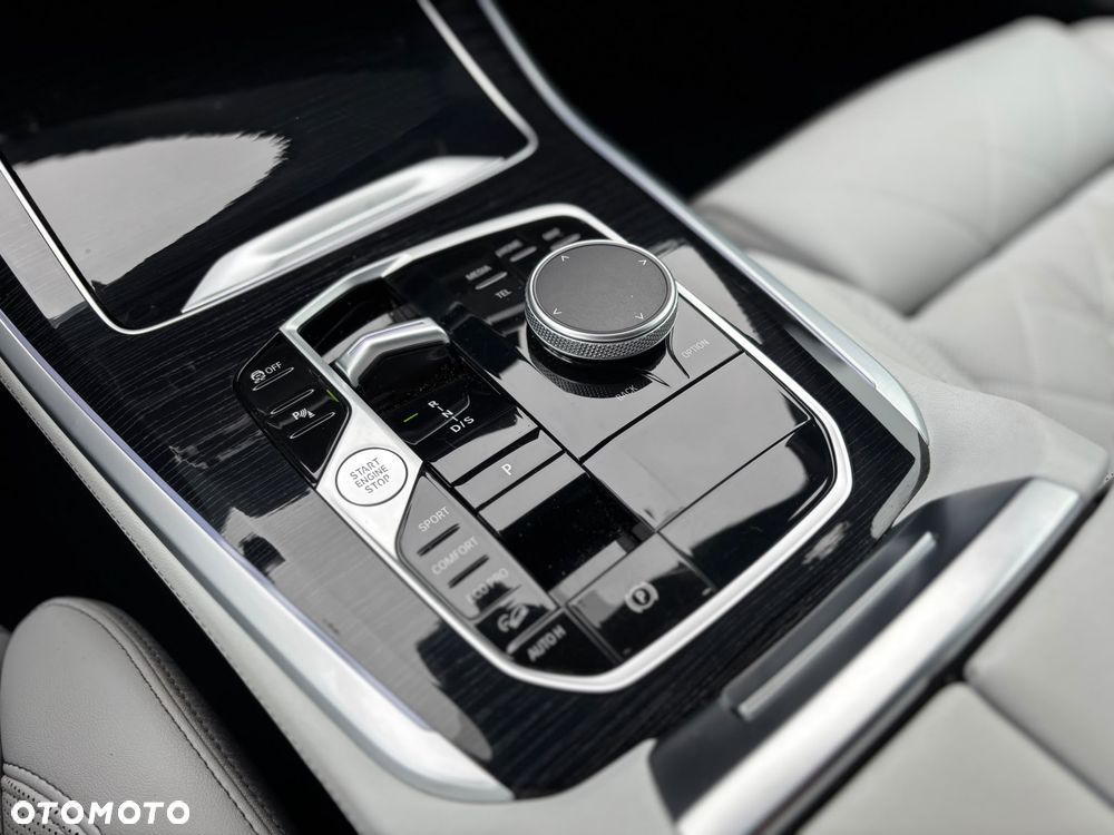 BMW X5 xDrive30d mHEV - 17