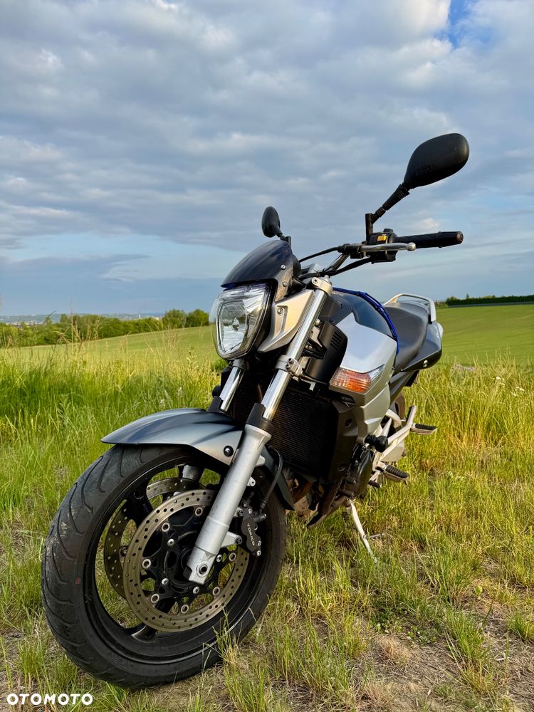 Suzuki GSR - 1